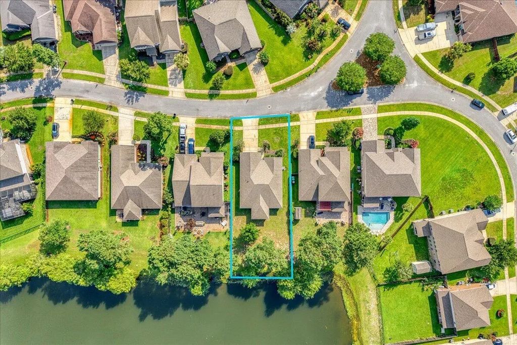 395 Windchime Way, Freeport