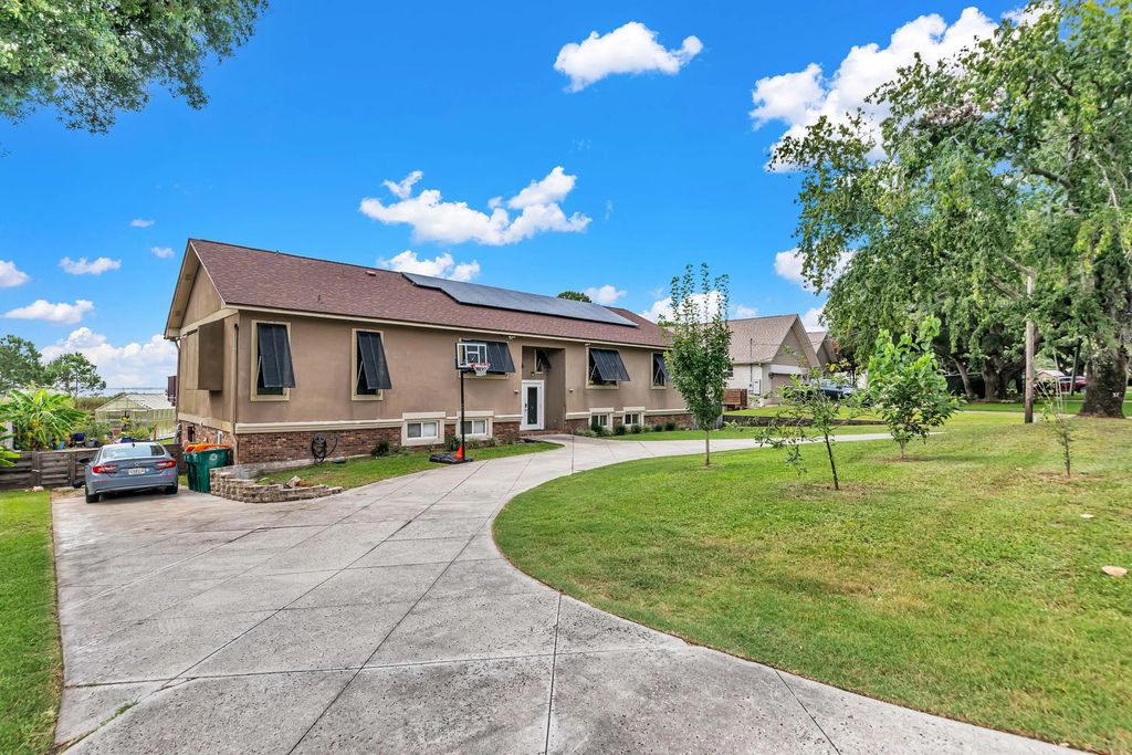 37 Country Club Road, Shalimar