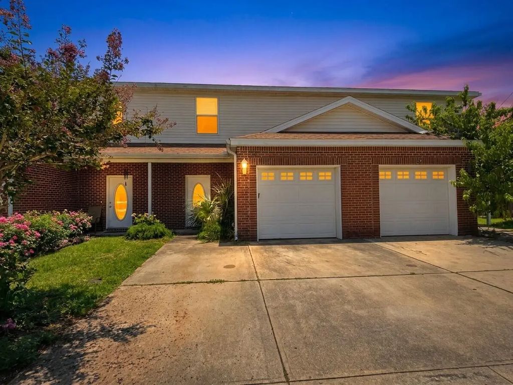 1014 Airport Road 121, Destin