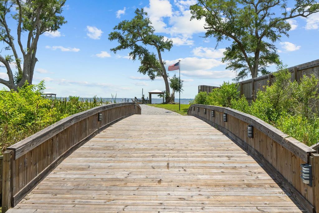 66 of 118 - 4374 W County Highway 83a, Freeport, FL