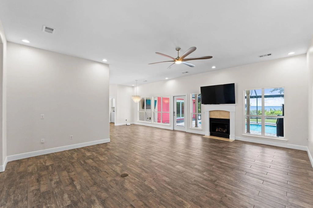 8 of 118 - 4374 W County Highway 83a, Freeport, FL