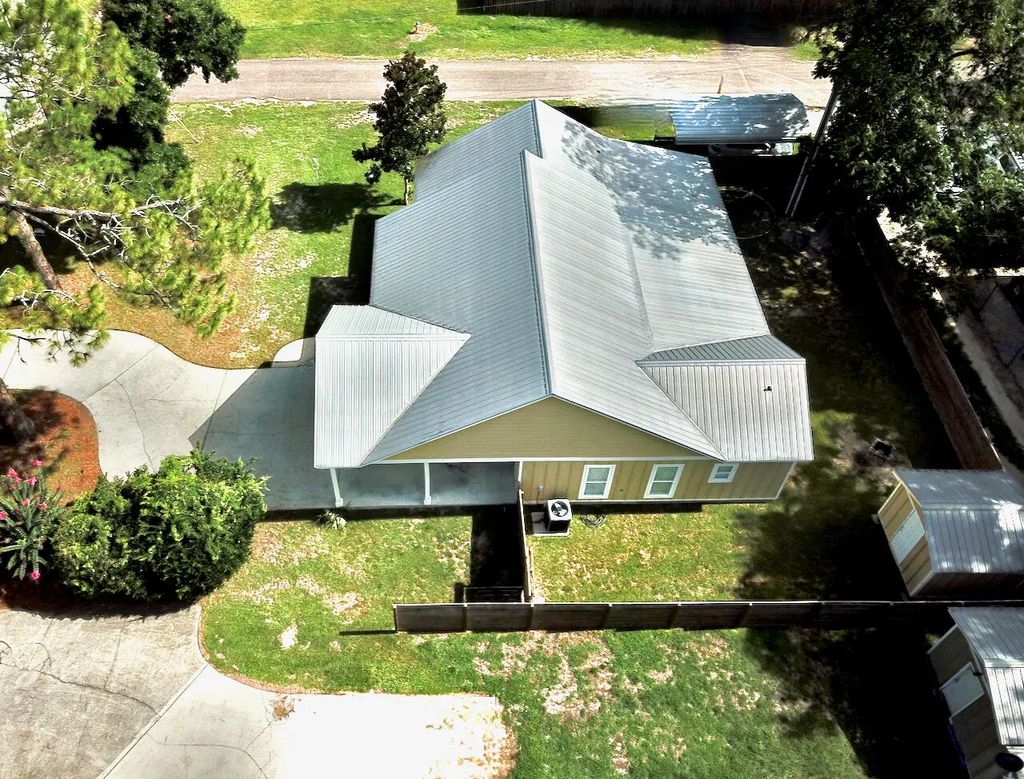 17 of 44 - 193 Polk Street, Freeport, FL