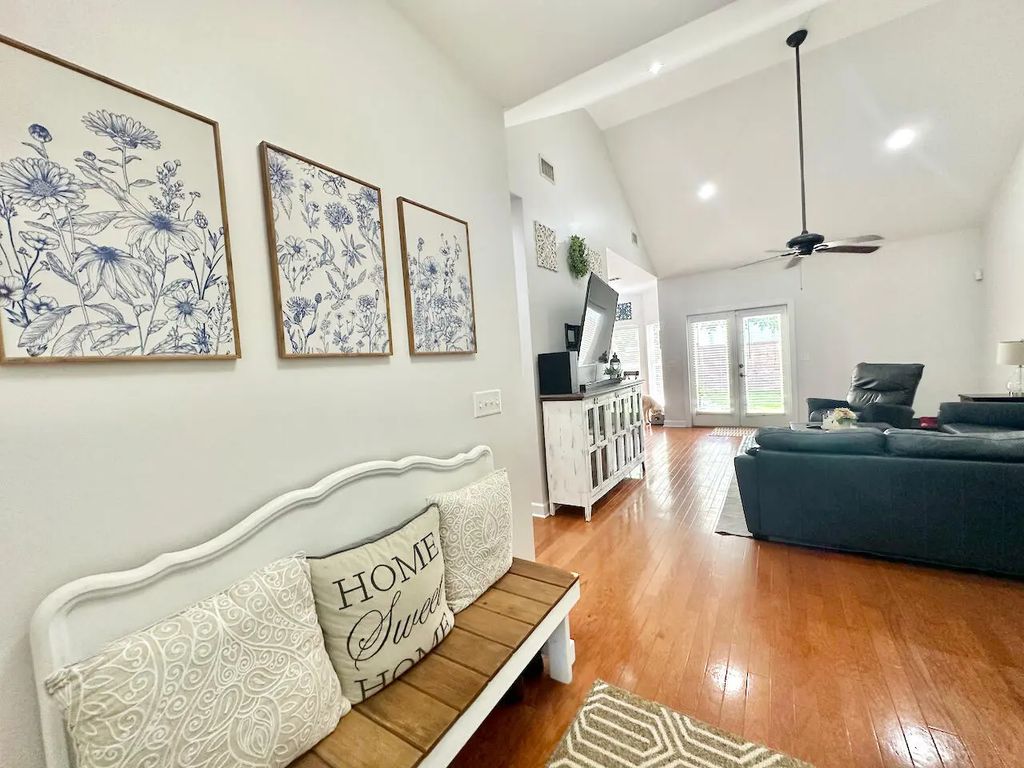 19 of 44 - 193 Polk Street, Freeport, FL