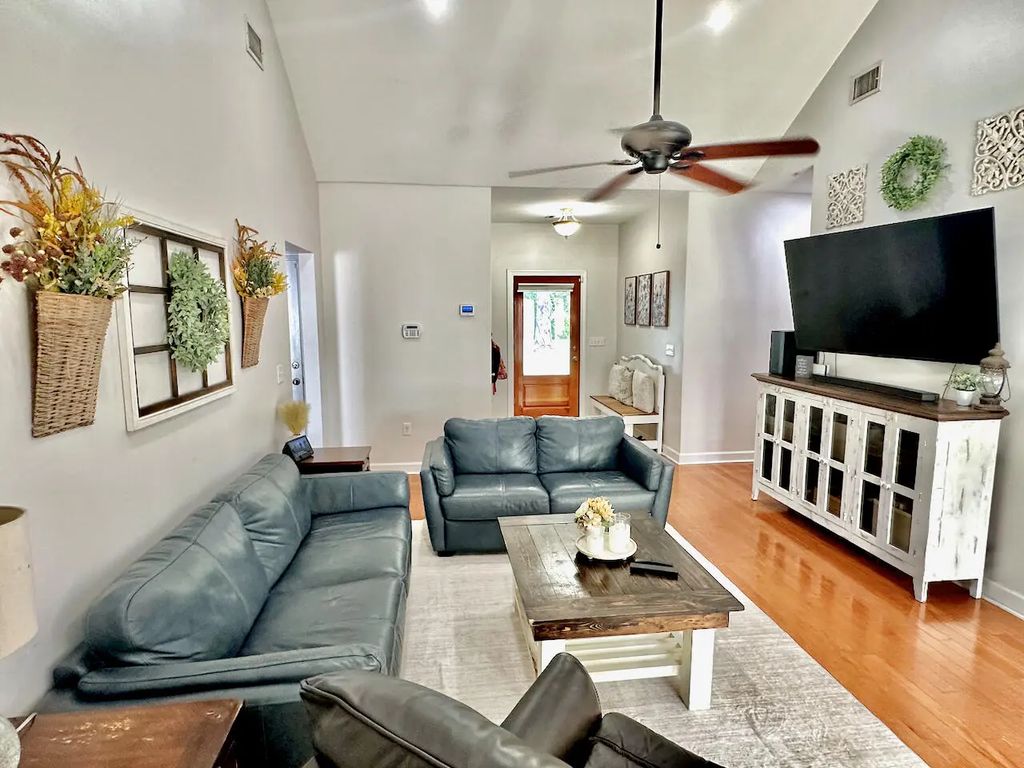 22 of 44 - 193 Polk Street, Freeport, FL