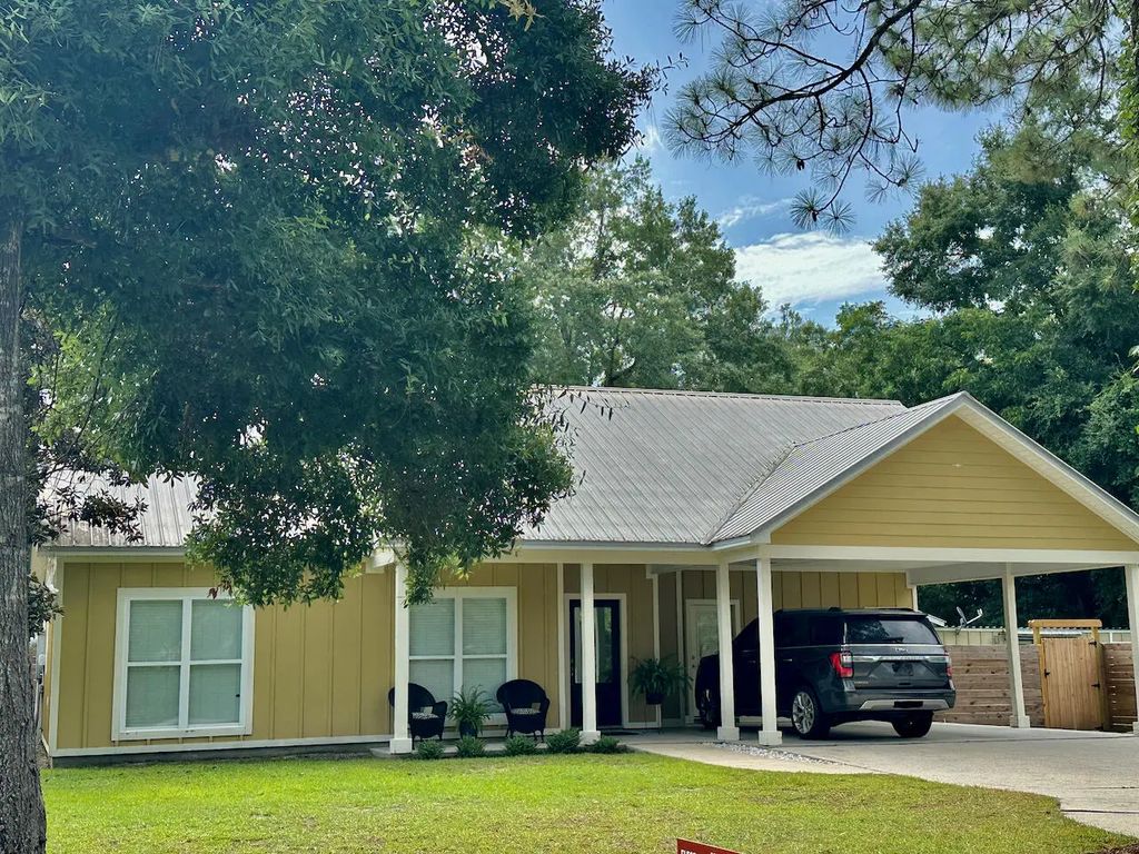 4 of 44 - 193 Polk Street, Freeport, FL