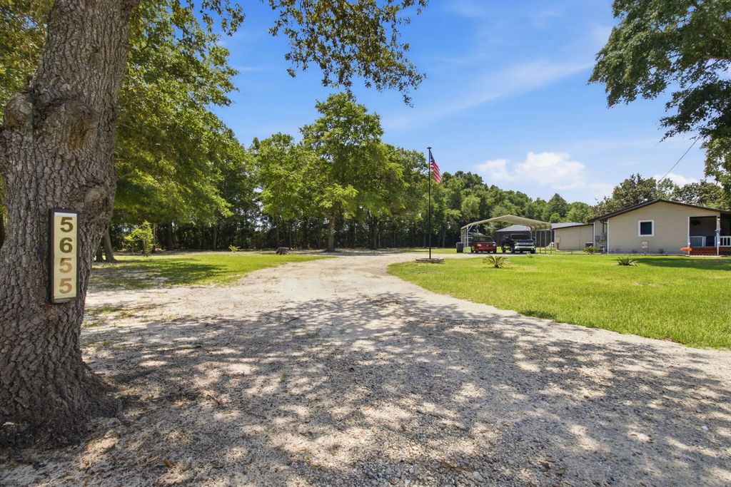 5655 Jv Woolley Road, Crestview