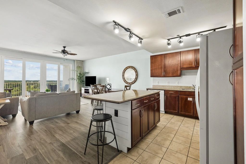 20 of 59 - 9902 S Thomas Drive Unit 934, Panama City Beach, FL