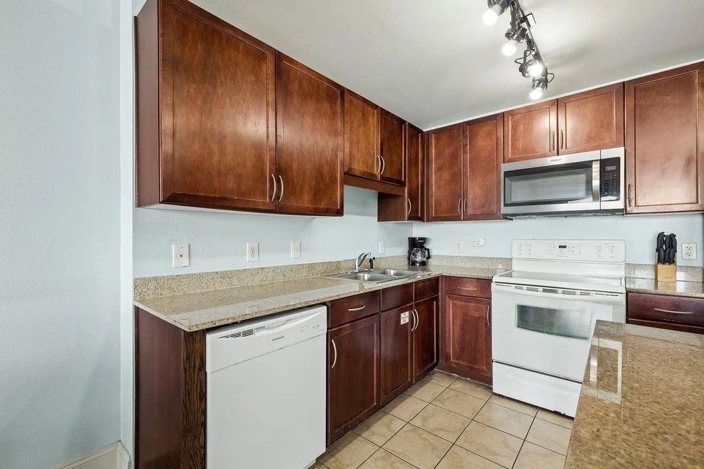 23 of 59 - 9902 S Thomas Drive Unit 934, Panama City Beach, FL