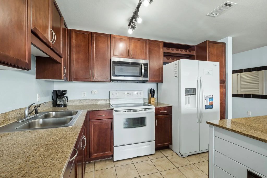 24 of 59 - 9902 S Thomas Drive Unit 934, Panama City Beach, FL
