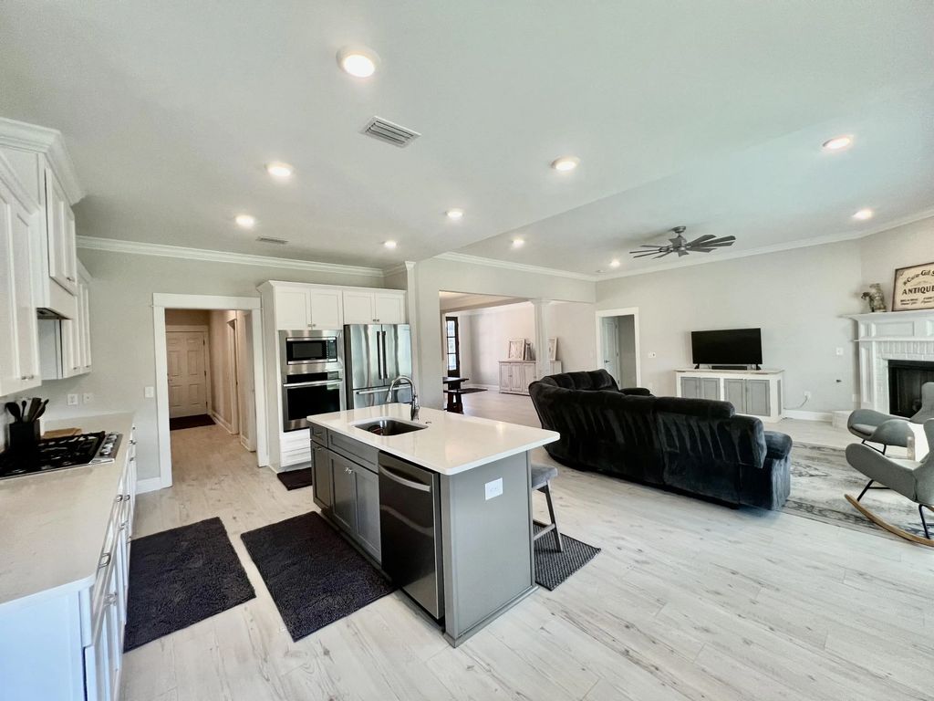 14 of 77 - 373 Mill Pond Cove, Freeport, FL