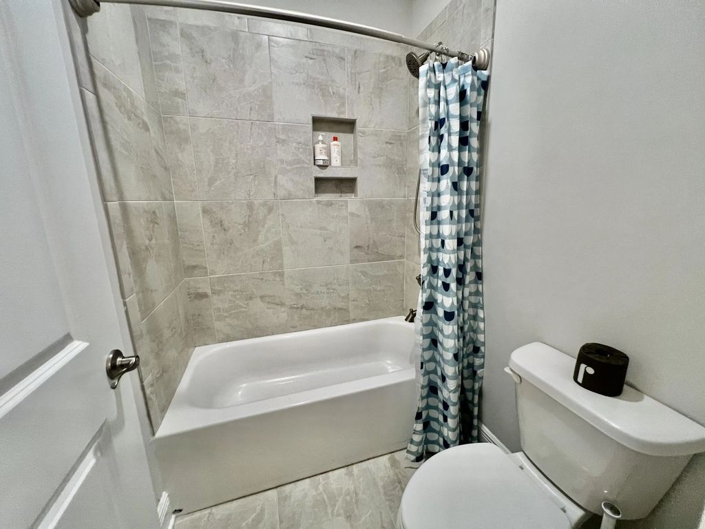 45 of 77 - 373 Mill Pond Cove, Freeport, FL