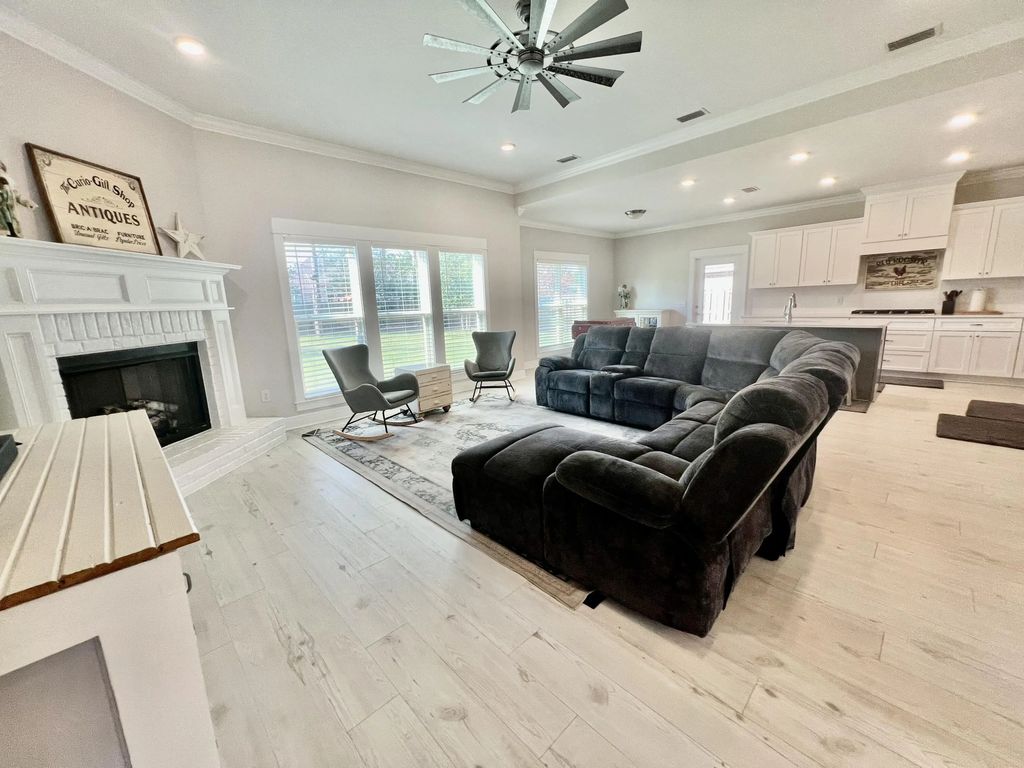 7 of 77 - 373 Mill Pond Cove, Freeport, FL