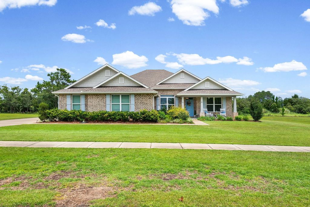 64 Hollow Log Lane, Freeport