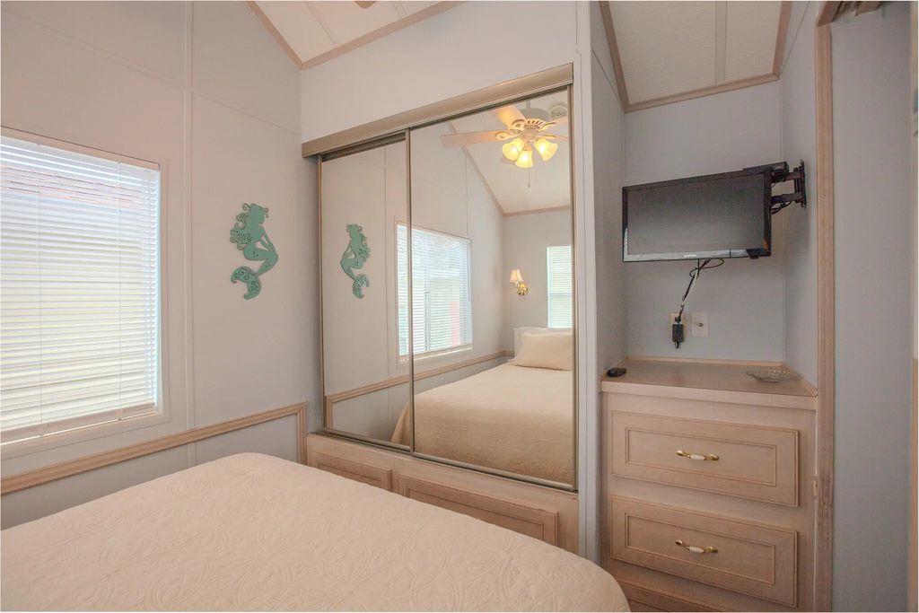 17 of 39 - 1219 Thomas Drive # 123, Panama City Beach, FL