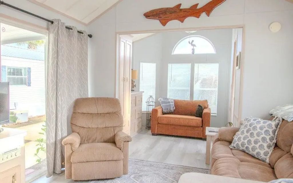 8 of 39 - 1219 Thomas Drive # 123, Panama City Beach, FL