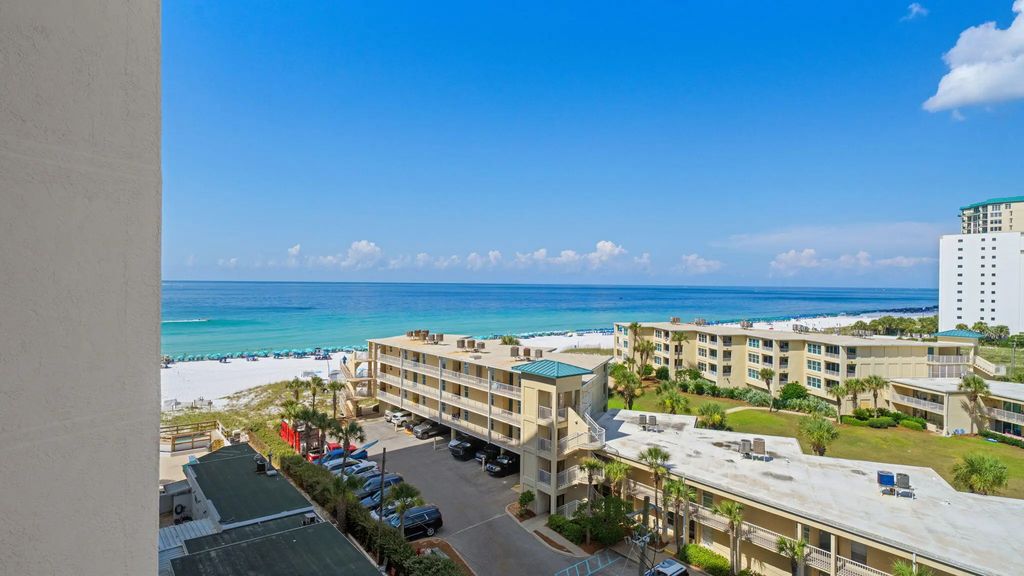 1040 E Highway 98 818, Destin