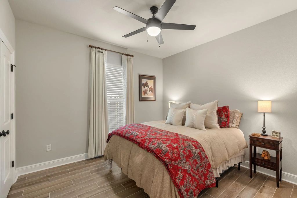 24 of 38 - 160 Hydrangea Boulevard, Freeport, FL