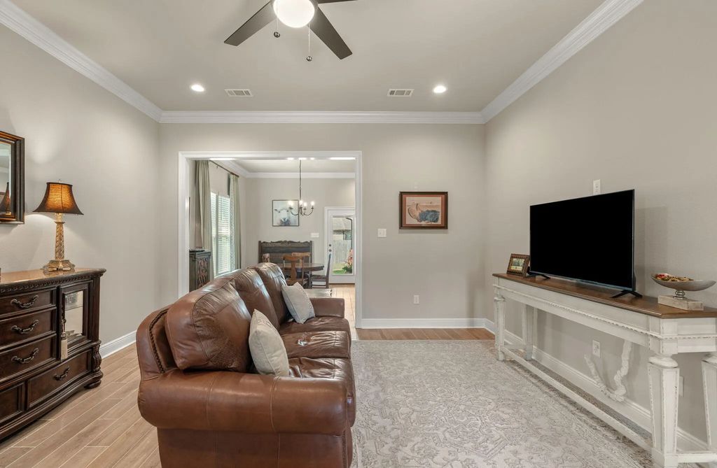 5 of 38 - 160 Hydrangea Boulevard, Freeport, FL