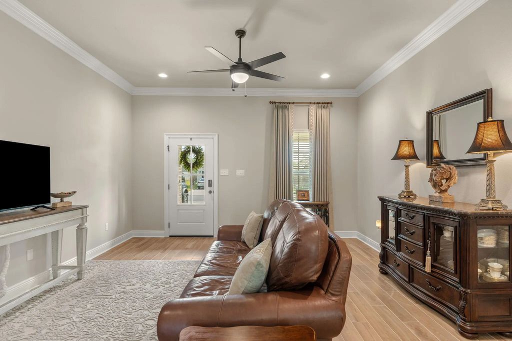 7 of 38 - 160 Hydrangea Boulevard, Freeport, FL
