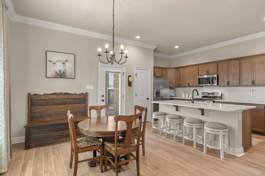 8 of 38 - 160 Hydrangea Boulevard, Freeport, FL