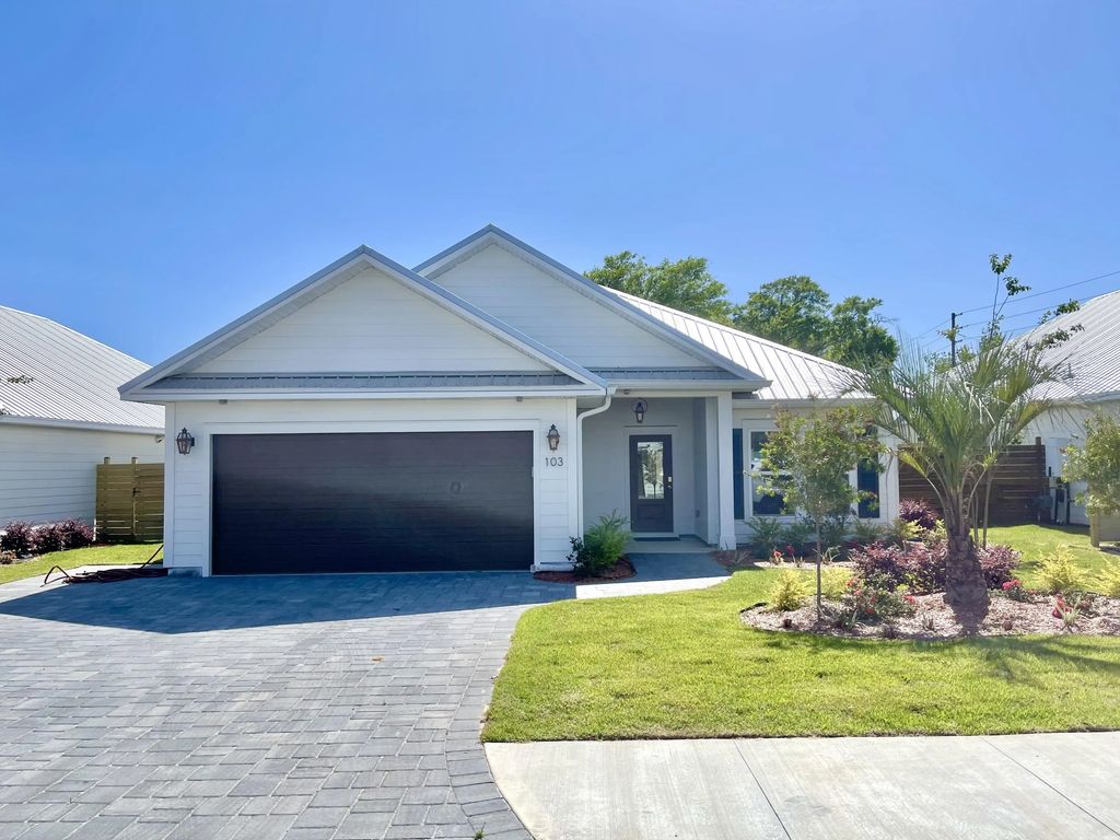 103 Fletcher Way, Destin
