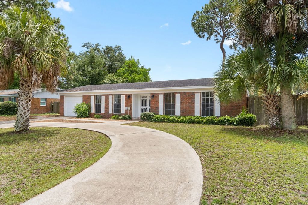 702 Mayflower Avenue, Fort Walton Beach