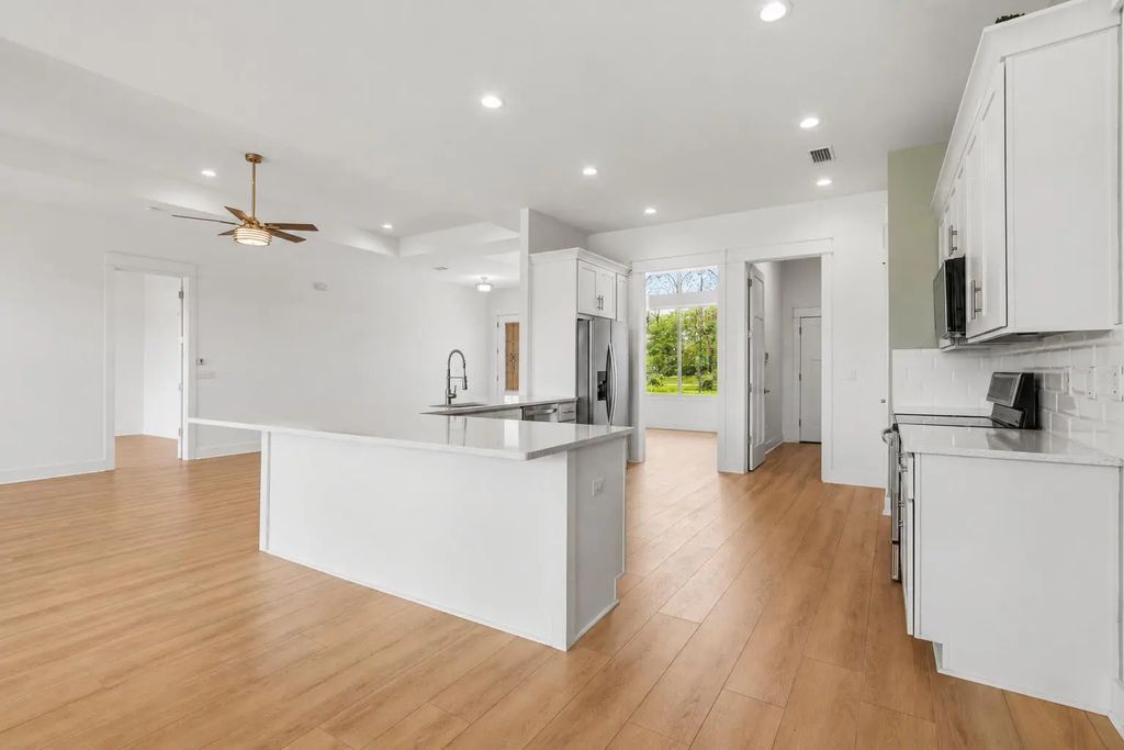 7 of 63 - 440 Gentle Wind Court, Freeport, FL