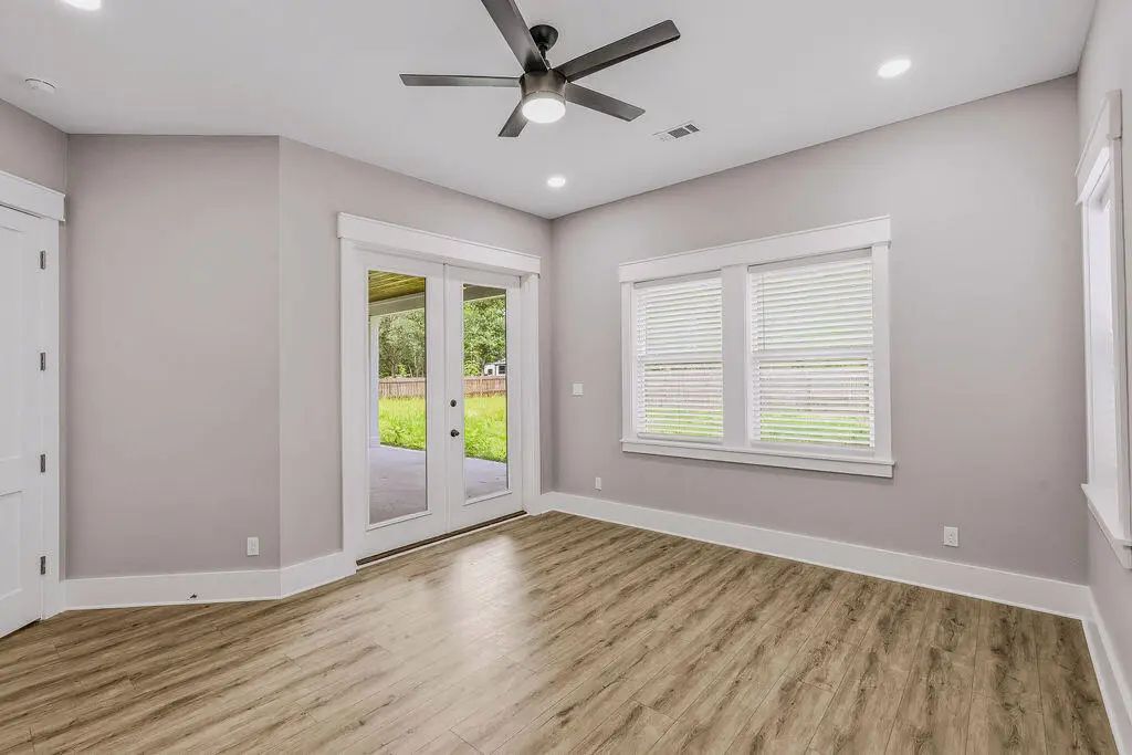 17 of 44 - 258 W Bayou Forest Drive, Freeport, FL
