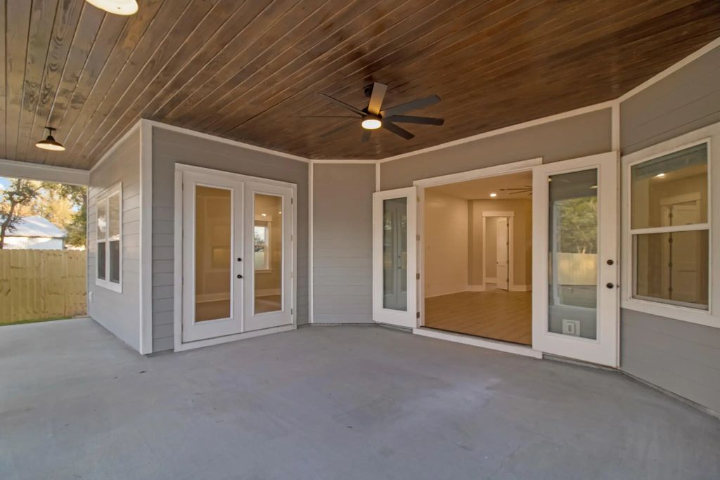 37 of 44 - 258 W Bayou Forest Drive, Freeport, FL