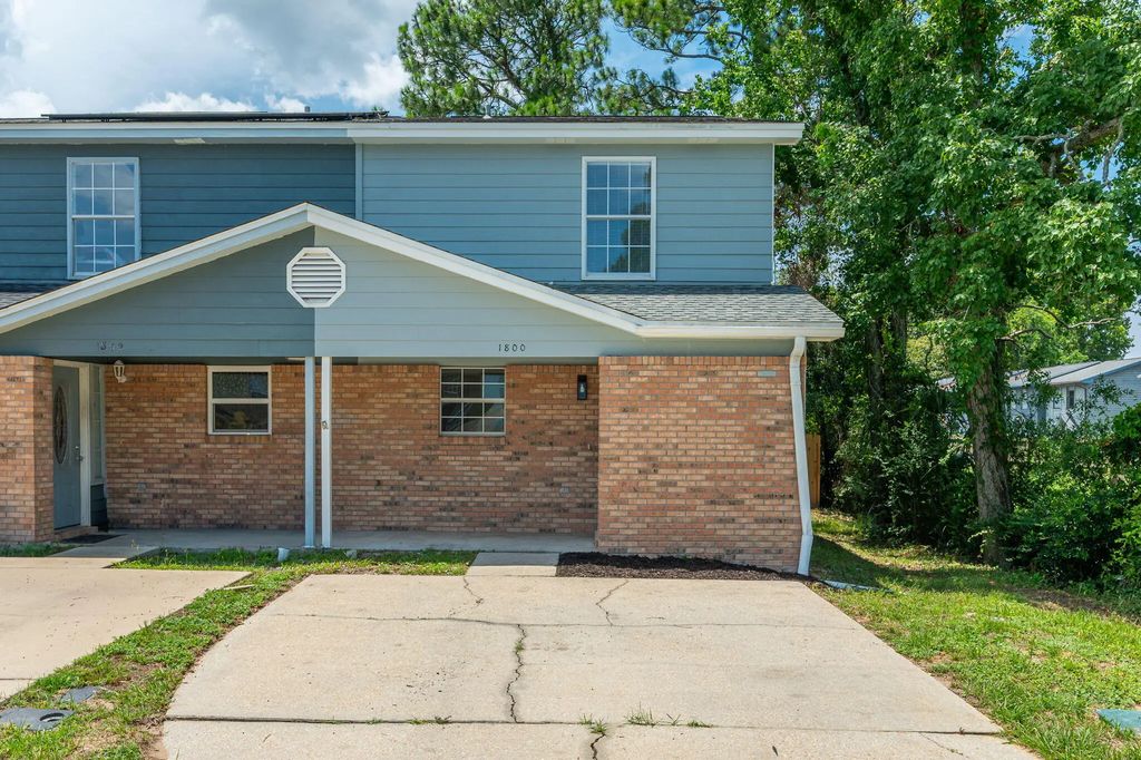 1800 Whispering Oaks Lane 1, Fort Walton Beach