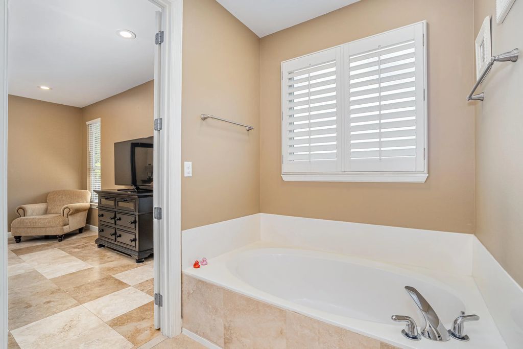 19 of 30 - 2021 Pine Island Circle, Miramar Beach, FL