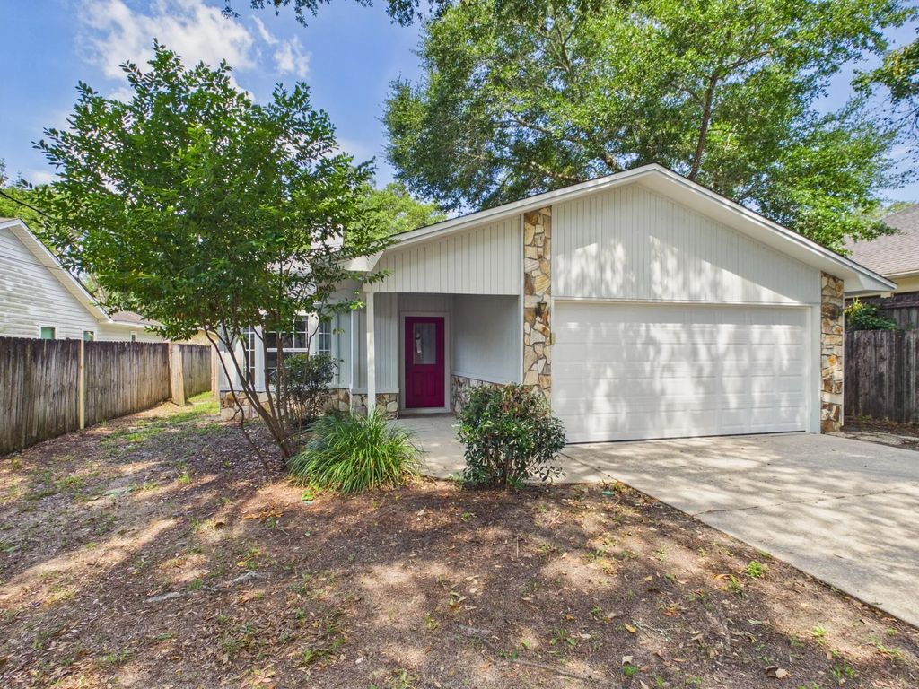 1920 Redwood Avenue, Niceville