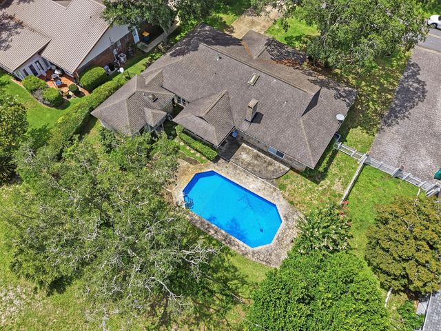 Photo of Listing #1007371