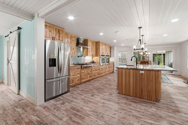 Photo of Listing #1007942