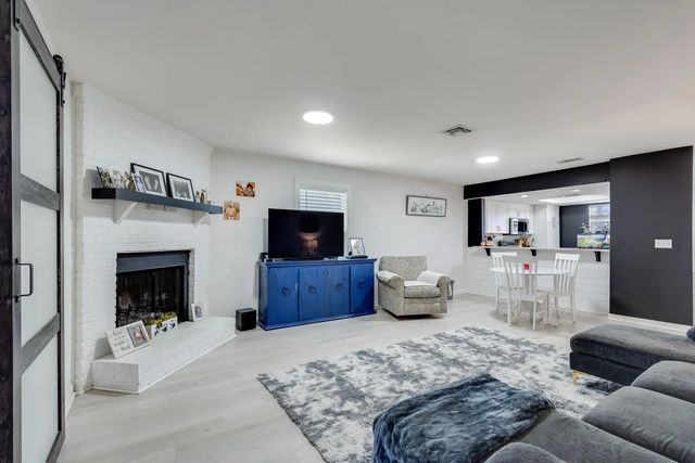 Photo of Listing #1007601