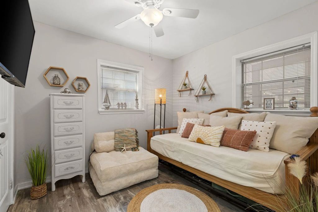 11 of 34 - 207 S Wells Street, Panama City Beach, FL