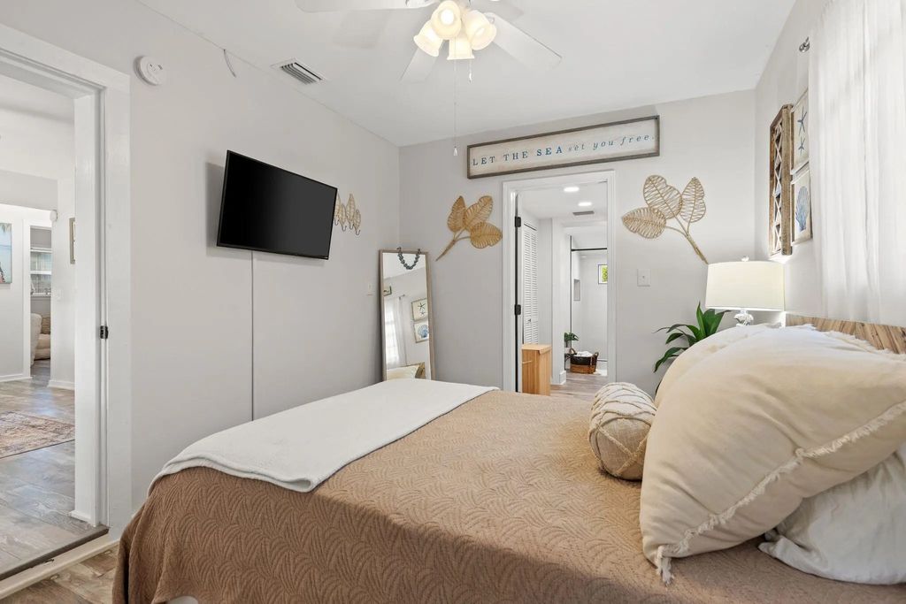 16 of 34 - 207 S Wells Street, Panama City Beach, FL