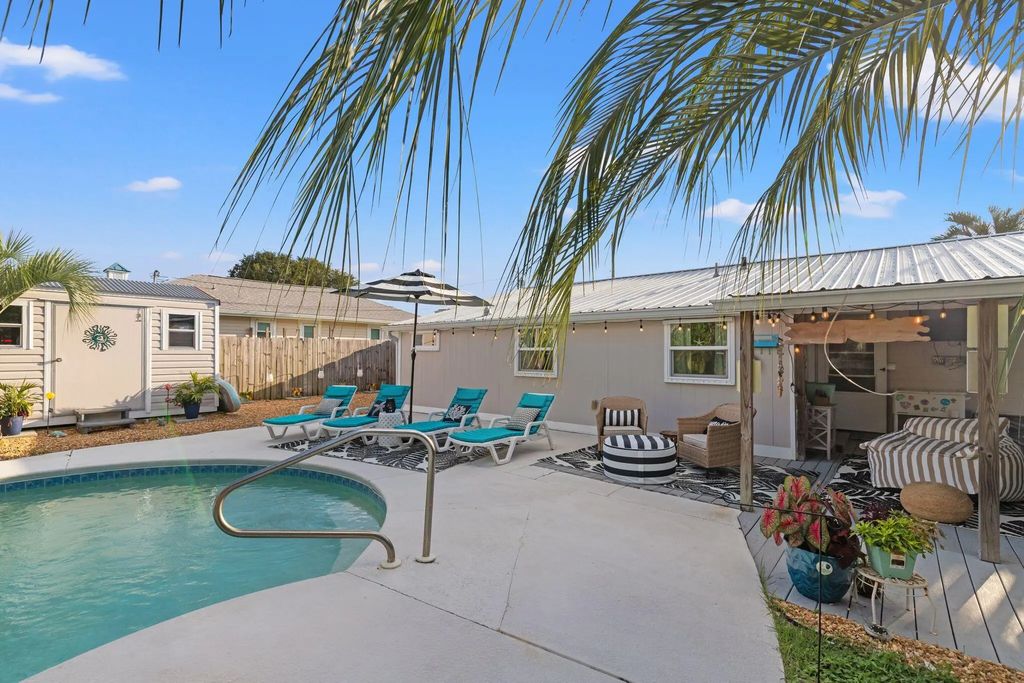 31 of 34 - 207 S Wells Street, Panama City Beach, FL