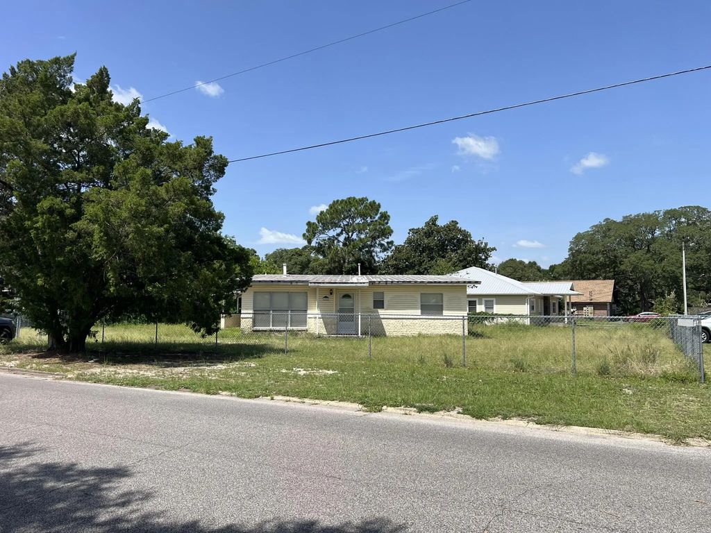 122 Thornhill Road, Fort Walton Beach