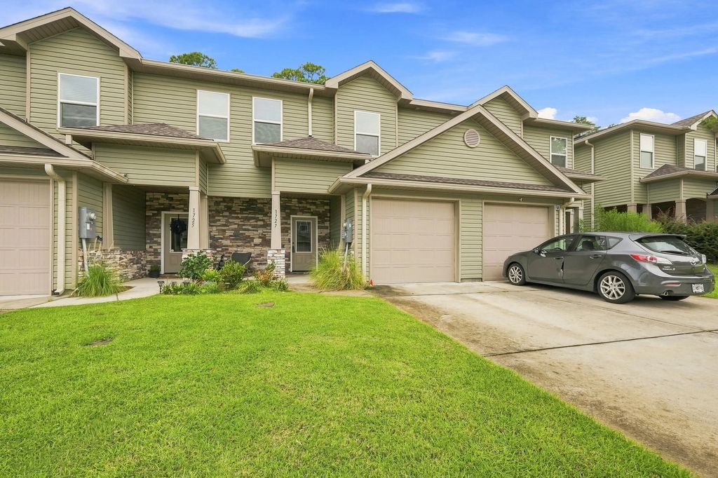 1727 Sound Haven Court, Navarre