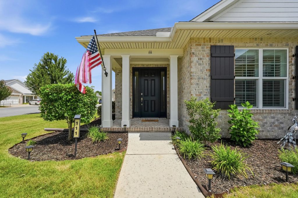 111 Hornet Lane, Valparaiso