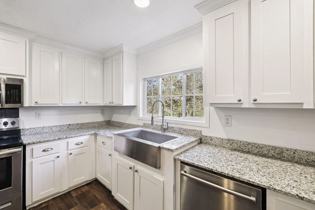 10 of 32 - 748 Phillips Drive, Freeport, FL