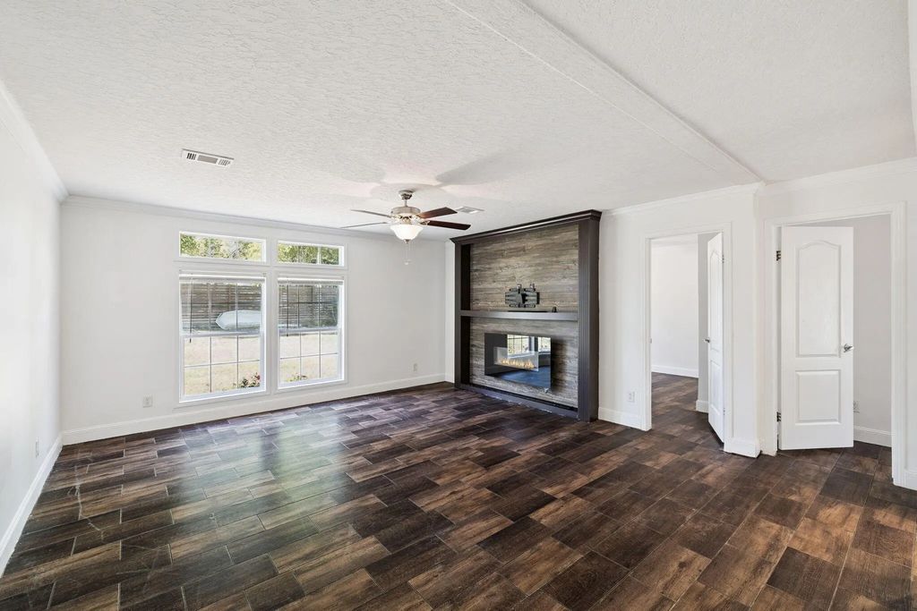 13 of 32 - 748 Phillips Drive, Freeport, FL
