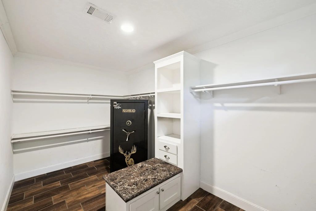 18 of 32 - 748 Phillips Drive, Freeport, FL