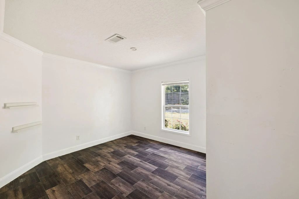 19 of 32 - 748 Phillips Drive, Freeport, FL
