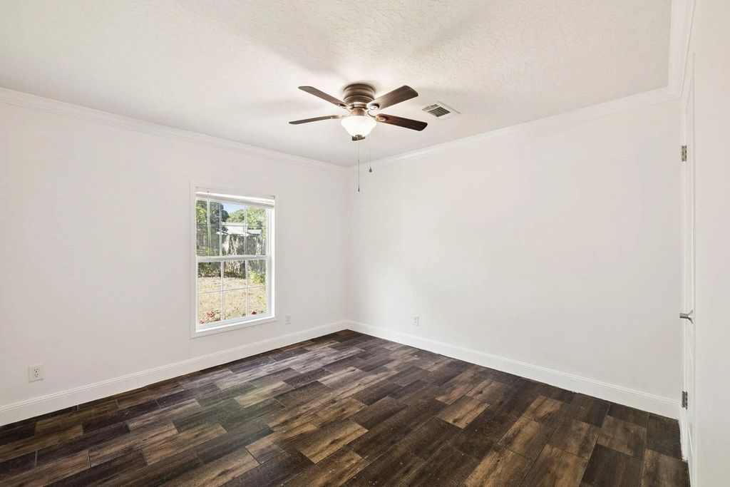22 of 32 - 748 Phillips Drive, Freeport, FL
