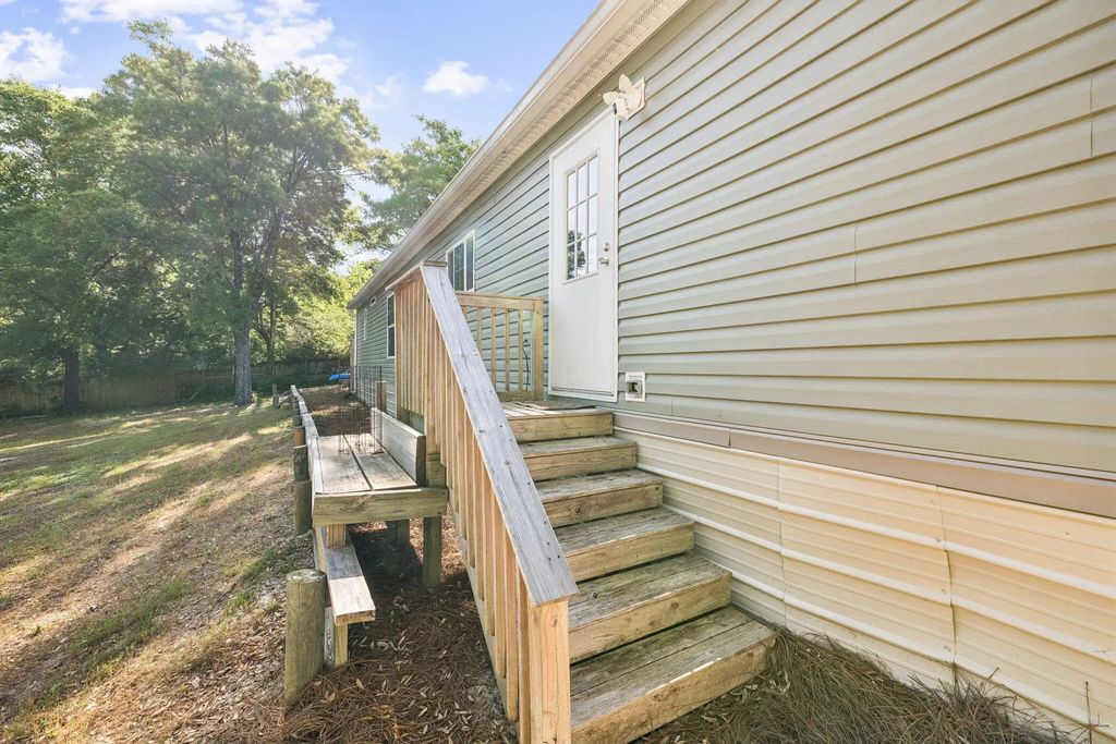 27 of 32 - 748 Phillips Drive, Freeport, FL