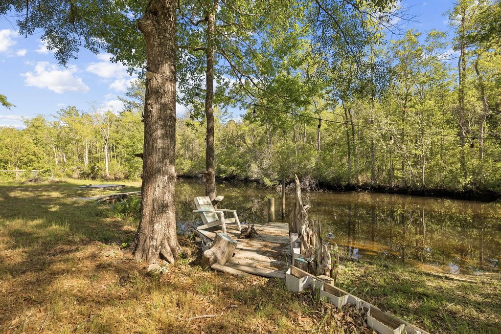 3 of 32 - 748 Phillips Drive, Freeport, FL