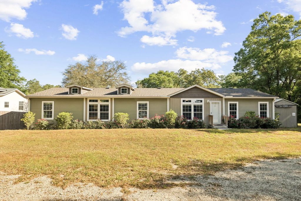 4 of 32 - 748 Phillips Drive, Freeport, FL