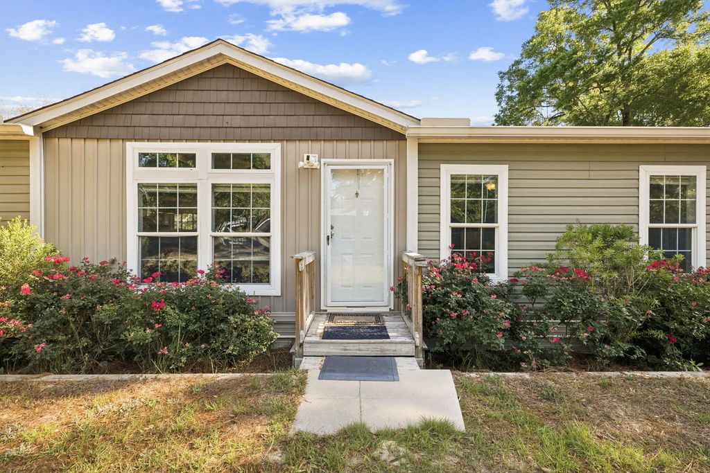 5 of 32 - 748 Phillips Drive, Freeport, FL